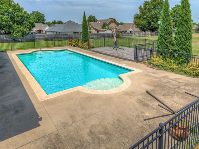 20211 E 41st Street S, Broken Arrow, OK 74014