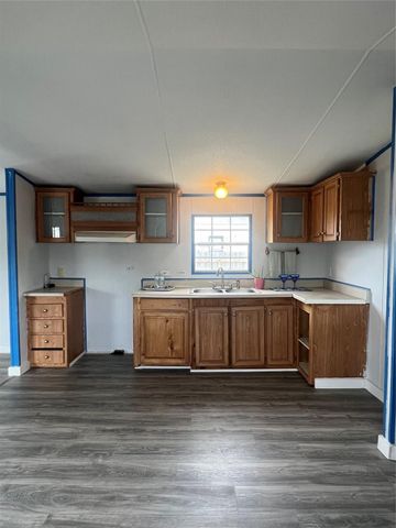 2525 Oyster Creek Bend, Oyster Creek, TX 77541