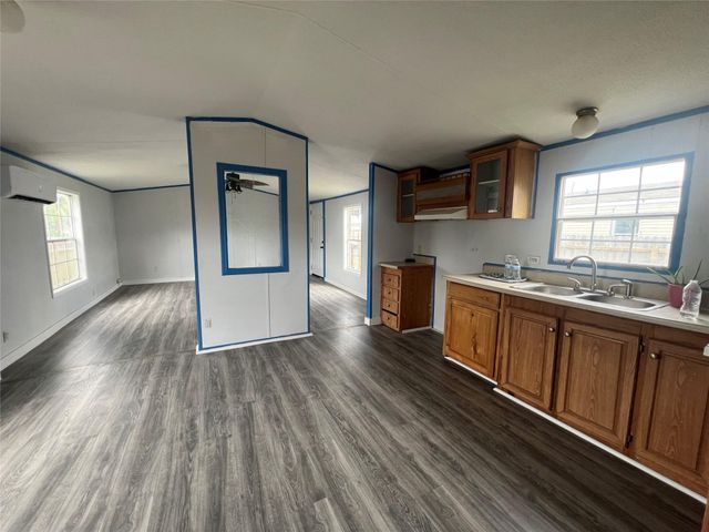 2525 Oyster Creek Bend, Oyster Creek, TX 77541