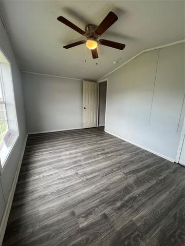 2525 Oyster Creek Bend, Oyster Creek, TX 77541