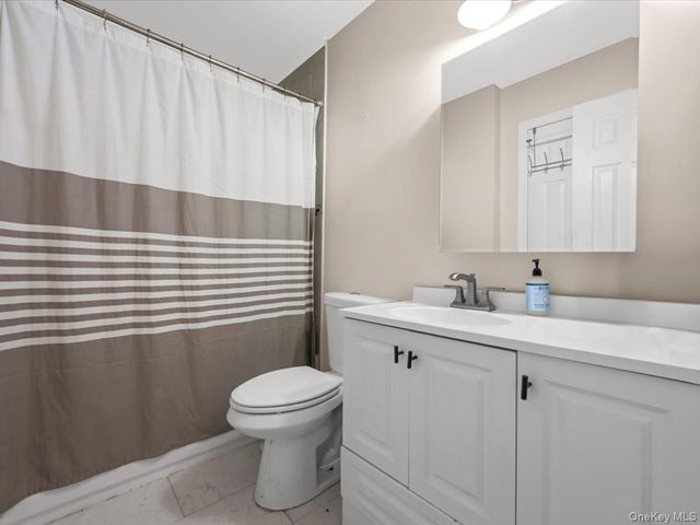 52 S Larry Road, Selden, NY 11784