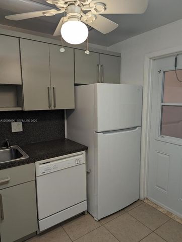 211 NE 8th Ave 209, Hallandale Beach, FL 33009