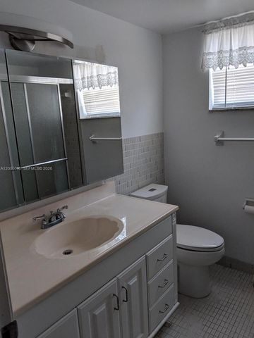 211 NE 8th Ave 209, Hallandale Beach, FL 33009