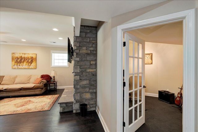 125 Buena Vista Drive, Frankfort, KY 40601