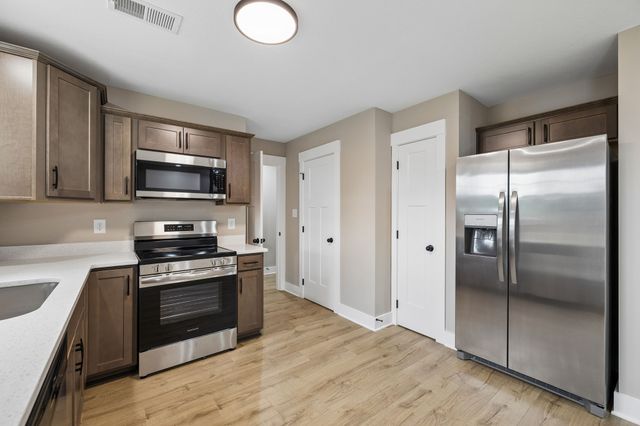 216 Billy Goat Ct, Clarksville, TN 37040