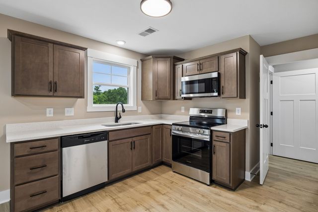 216 Billy Goat Ct, Clarksville, TN 37040