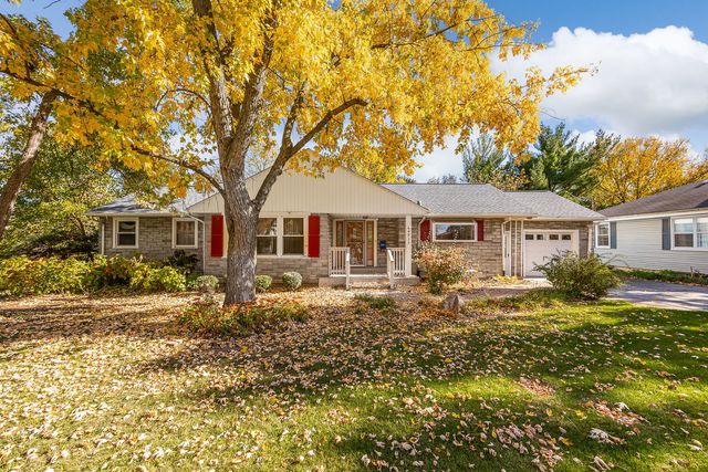 4915 Pershing Avenue, Downers Grove, IL 60515