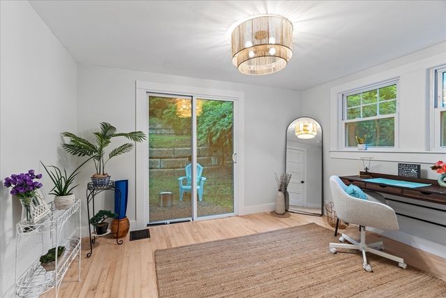 19 Bennett St, Wrentham, MA 02093