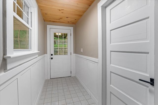 19 Bennett St, Wrentham, MA 02093
