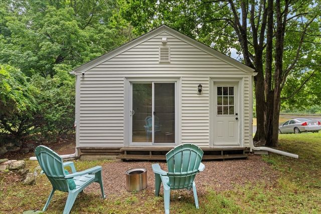 19 Bennett St, Wrentham, MA 02093