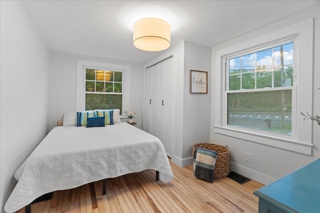 19 Bennett St, Wrentham, MA 02093