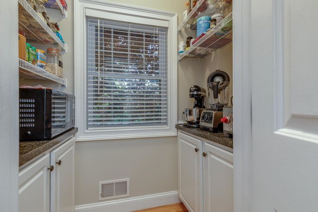 5 Glastombury Drive, Sandown, NH 03873