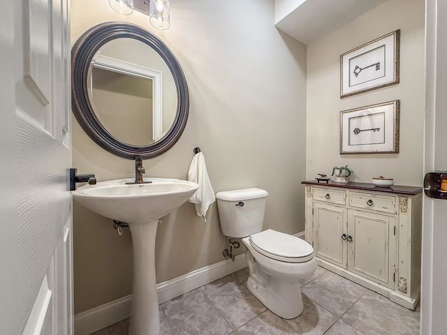 5 Glastombury Drive, Sandown, NH 03873