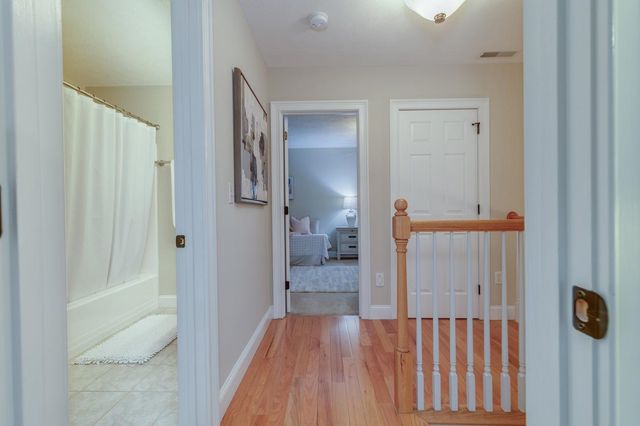 5 Glastombury Drive, Sandown, NH 03873