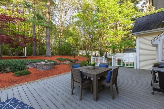 5 Glastombury Drive, Sandown, NH 03873