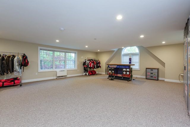 5 Glastombury Drive, Sandown, NH 03873