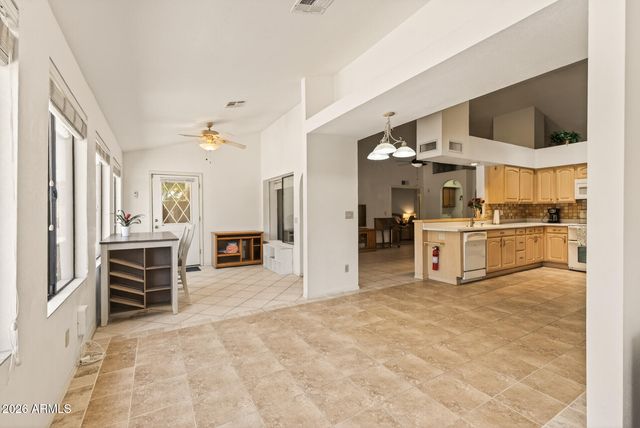 6248 W GRANDVIEW Road, Glendale, AZ 85306