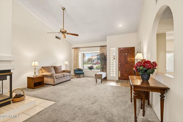 6248 W GRANDVIEW Road, Glendale, AZ 85306