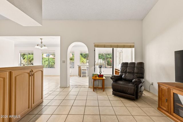 6248 W GRANDVIEW Road, Glendale, AZ 85306