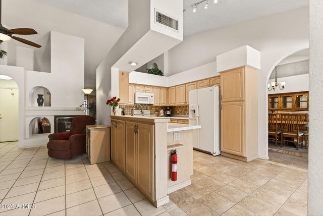 6248 W GRANDVIEW Road, Glendale, AZ 85306