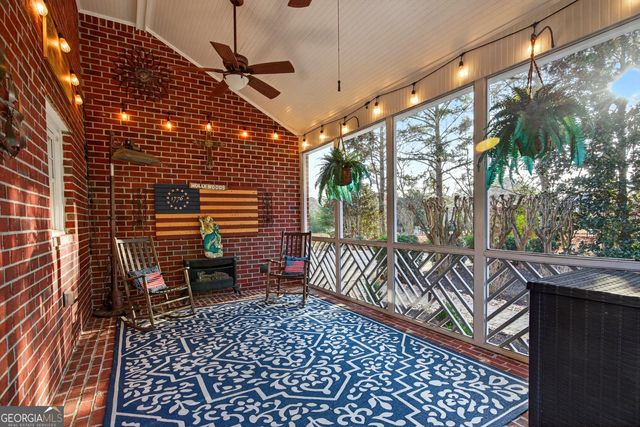 110 Turnberry Circle, Fayetteville, GA 30215