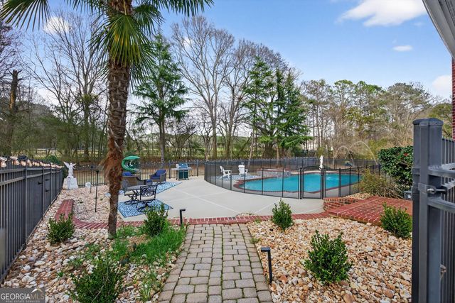 110 Turnberry Circle, Fayetteville, GA 30215