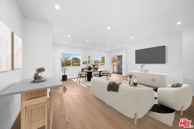 13846 Moorpark Street 202, Sherman Oaks, CA 91423