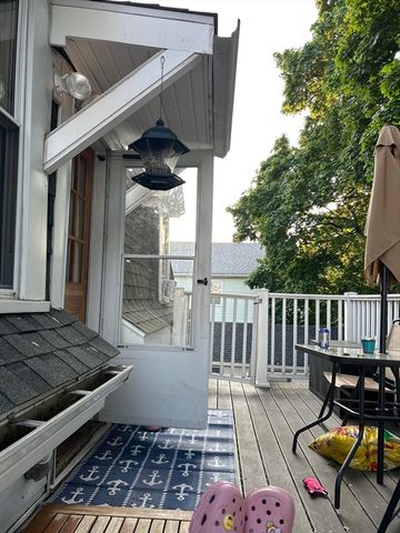 151 Grove St 2, Waltham, MA 02453