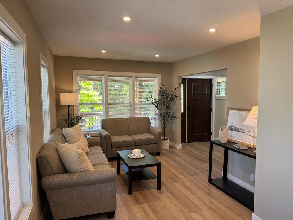 3557 Dupont Avenue N, Minneapolis, MN 55412 — photo 2