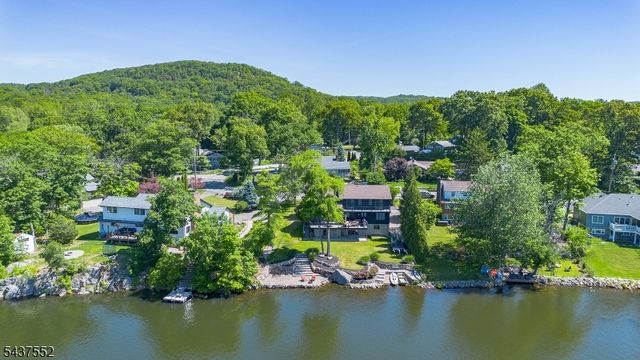 177 High Crest Drive, West Milford Twp., NJ 07480