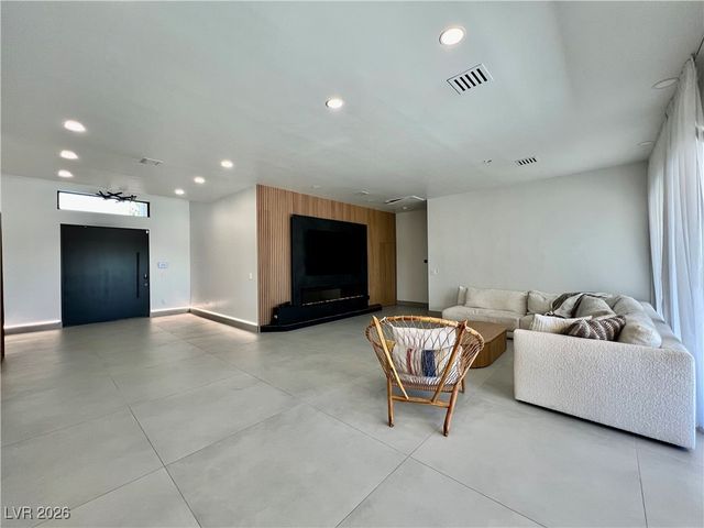 5790 Westwind Road, Las Vegas, NV 89118