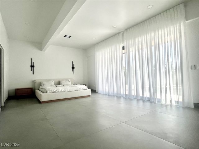 5790 Westwind Road, Las Vegas, NV 89118