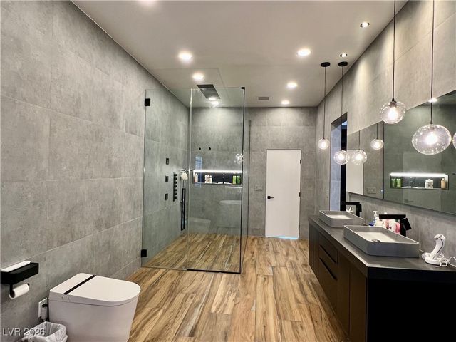 5790 Westwind Road, Las Vegas, NV 89118