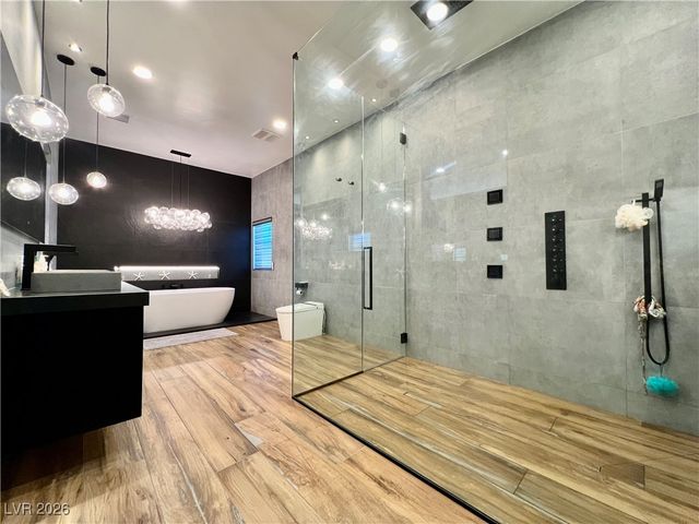 5790 Westwind Road, Las Vegas, NV 89118