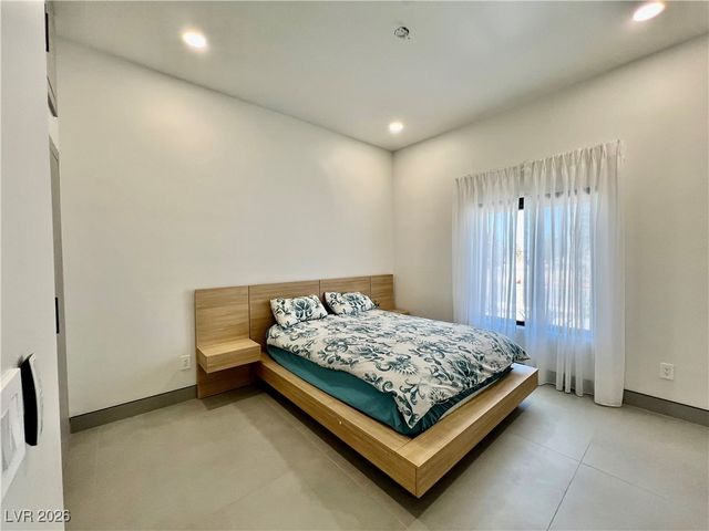 5790 Westwind Road, Las Vegas, NV 89118