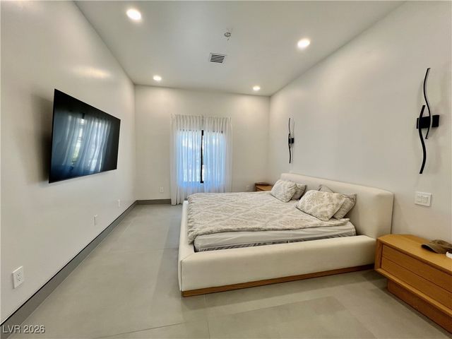 5790 Westwind Road, Las Vegas, NV 89118