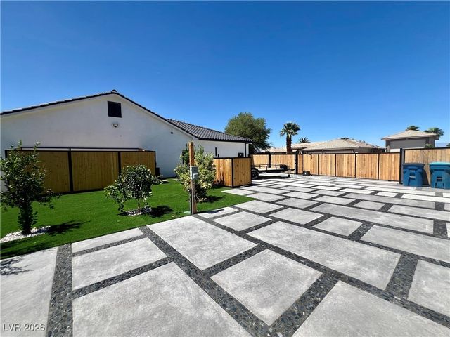 5790 Westwind Road, Las Vegas, NV 89118