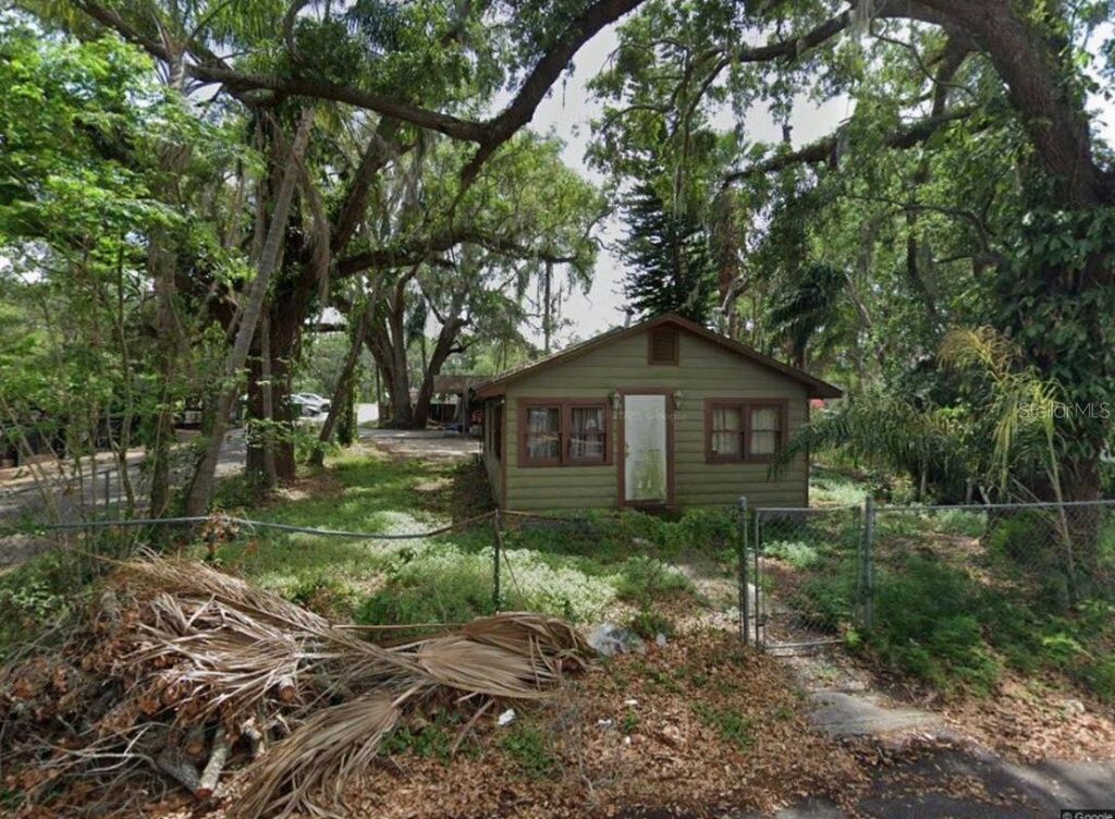 29 E MOHAWK STREET, Mascotte, FL 34753