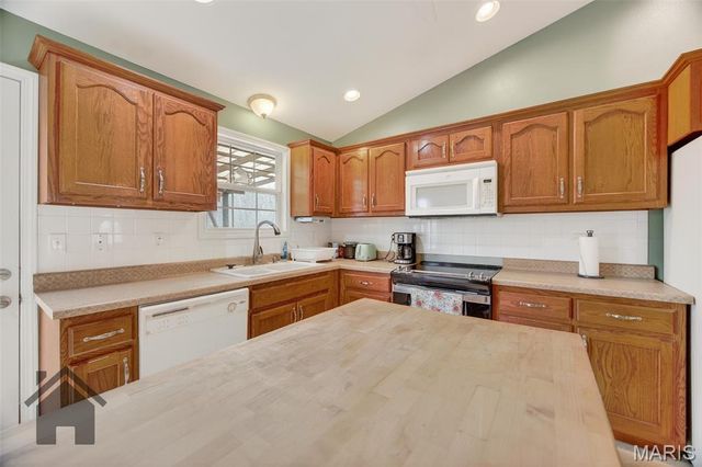 20611 London Lane, Waynesville, MO 65583