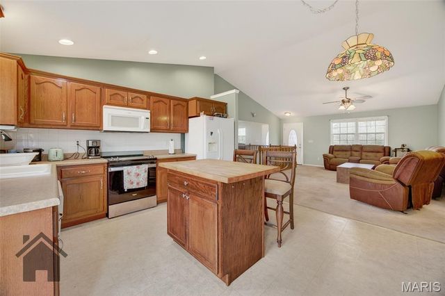 20611 London Lane, Waynesville, MO 65583