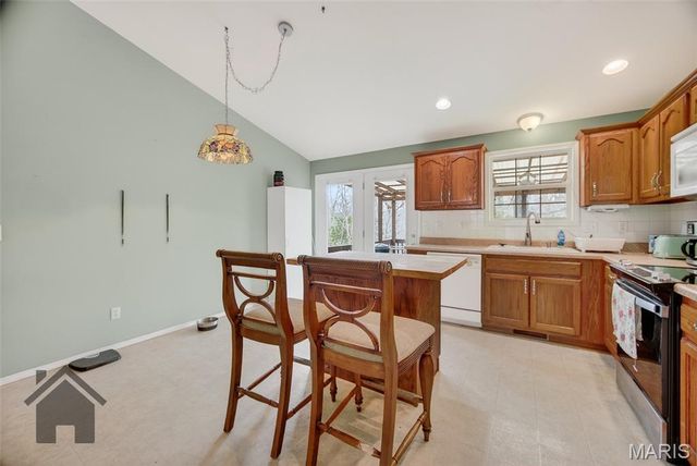 20611 London Lane, Waynesville, MO 65583