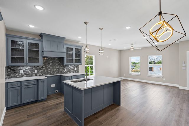 913 Pease River Drive, Granbury, TX 76048