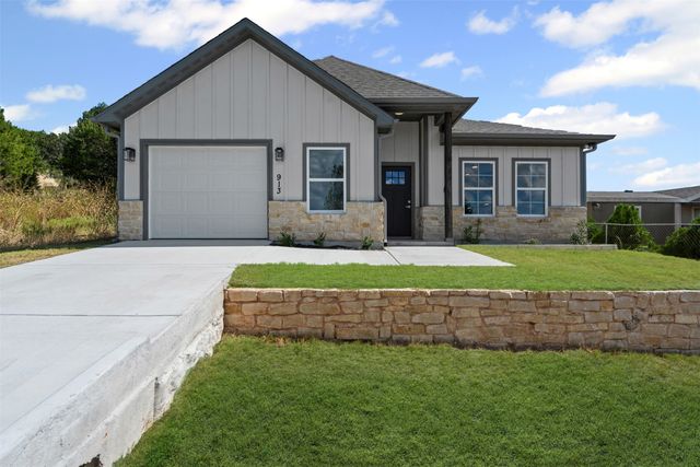 913 Pease River Drive, Granbury, TX 76048
