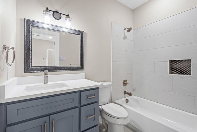 913 Pease River Drive, Granbury, TX 76048