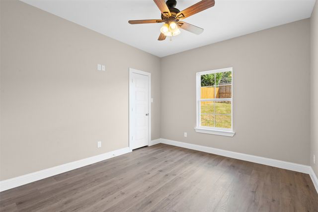 913 Pease River Drive, Granbury, TX 76048