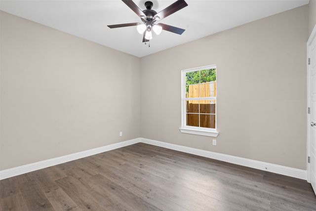 913 Pease River Drive, Granbury, TX 76048
