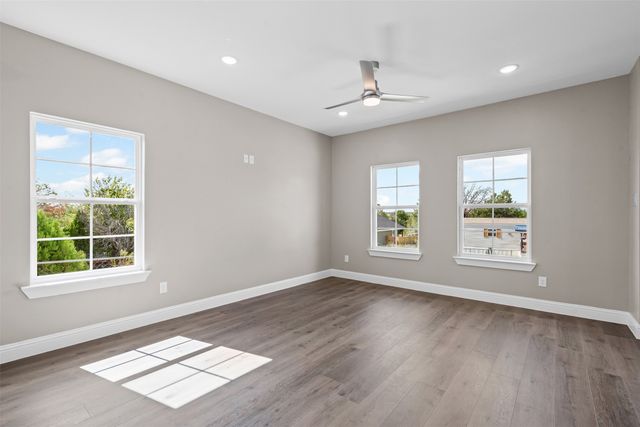 913 Pease River Drive, Granbury, TX 76048