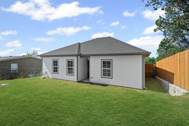913 Pease River Drive, Granbury, TX 76048