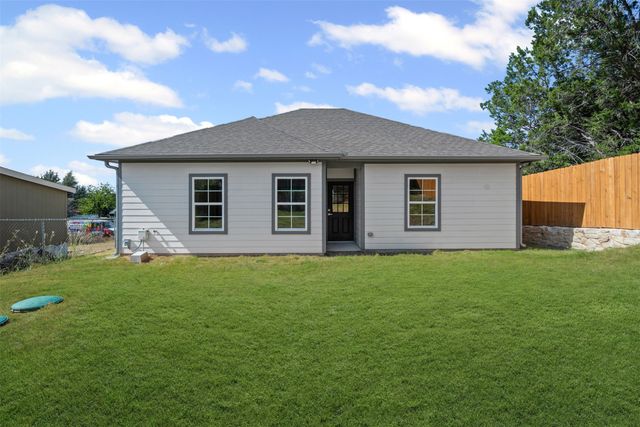 913 Pease River Drive, Granbury, TX 76048