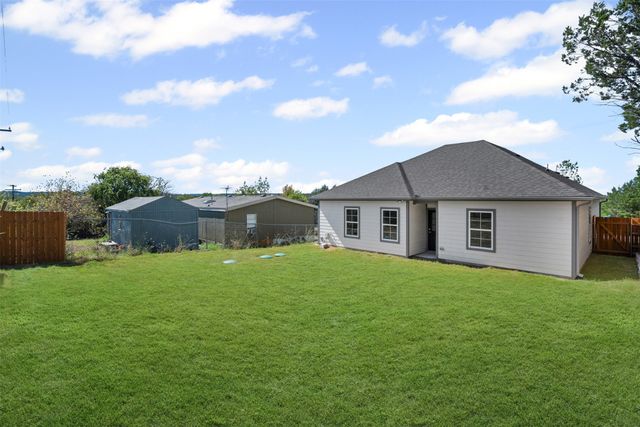 913 Pease River Drive, Granbury, TX 76048